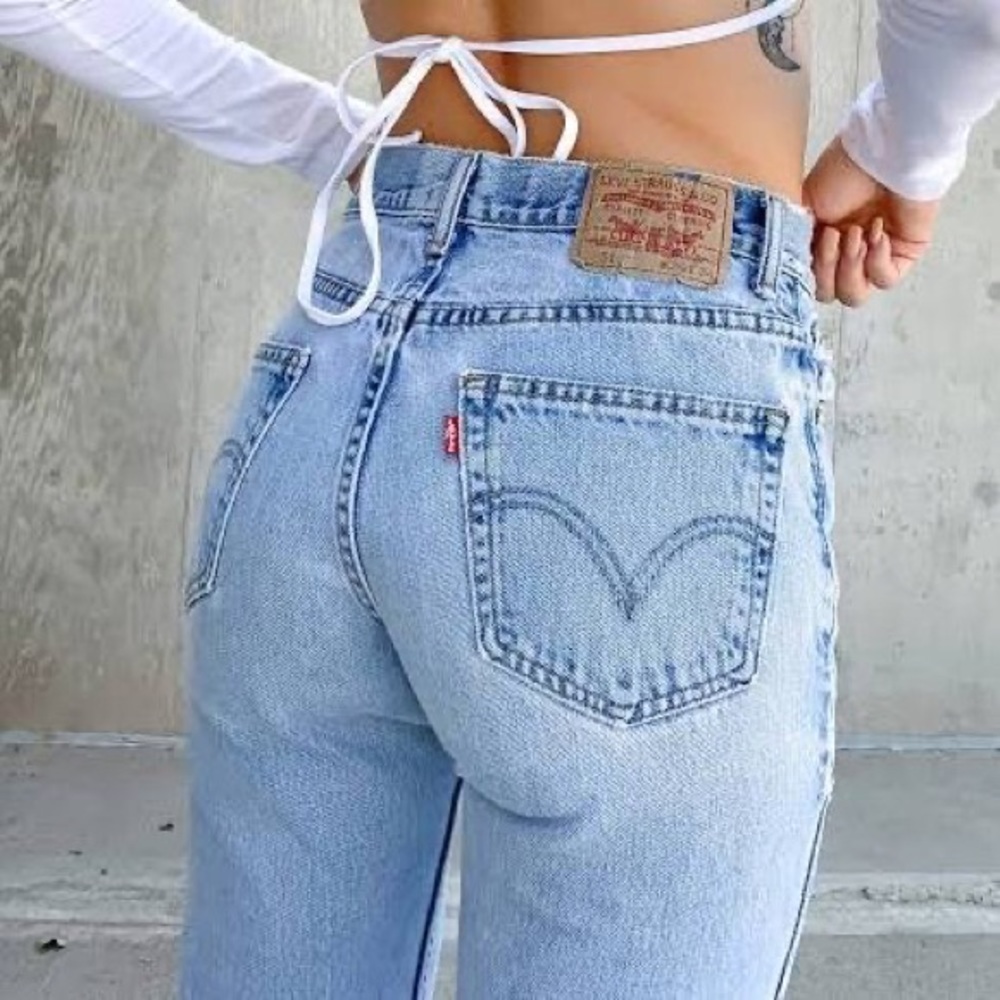 Vintage LEVIS Size 5 High Waisted Jeans